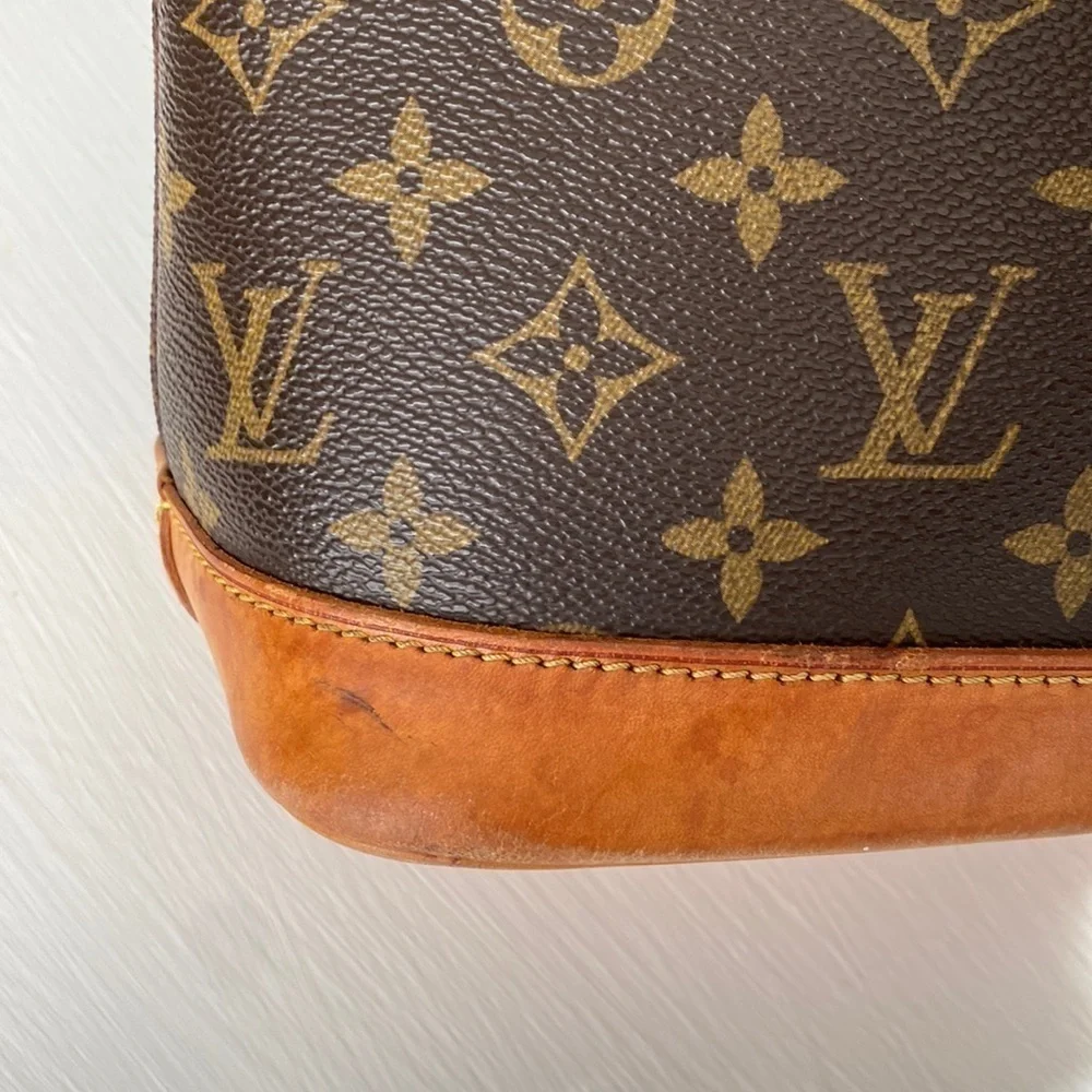 Louis Vuitton Alma Monogram with Gold Chain Beautiful Condition